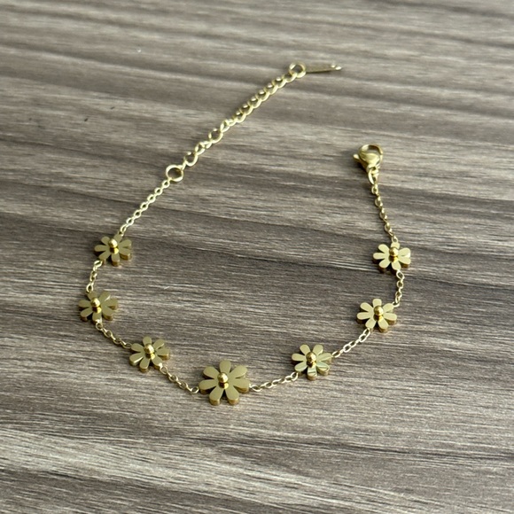 Floral Chain Bracelet Q942 - Picture 3 of 4
